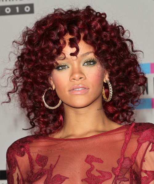rihanna red hair long curly. I am a HUUUUGE fan of Rihanna,
